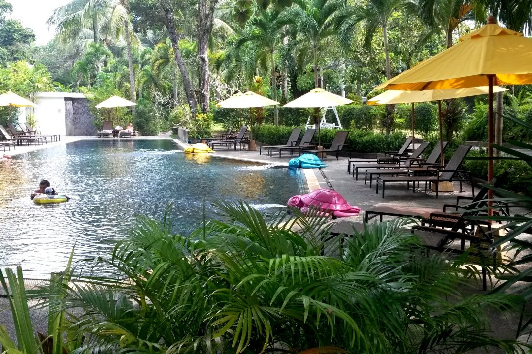 奈阳海滩度假村主图