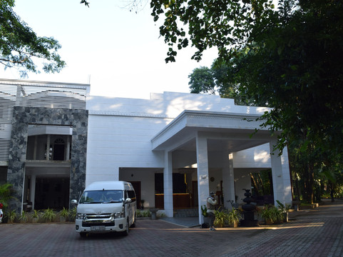 伊甸园酒店主图