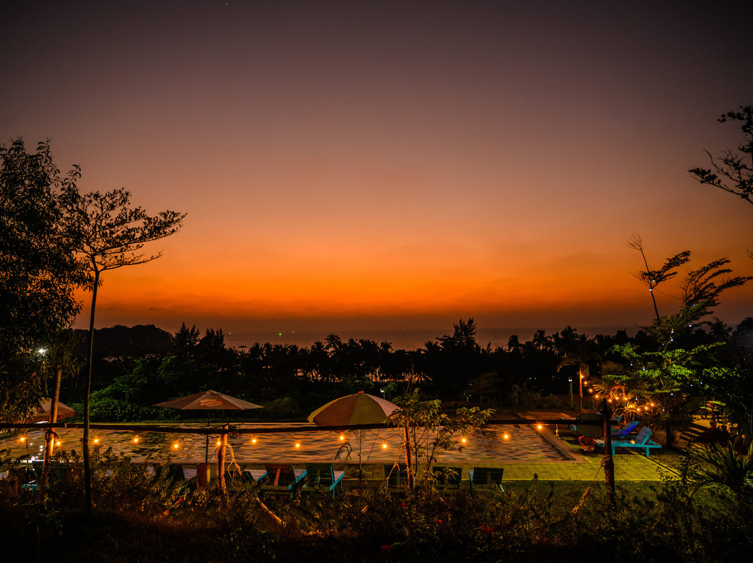 Lover View Pool Bar & Bungalows