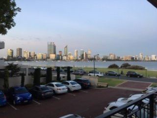 The Peninsula Riverside Apartments主图