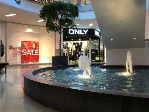 Rheinpark-Center-诺伊斯必去景点