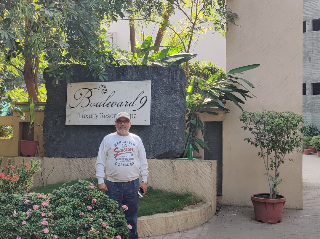 Boulevard 9 Luxury Resort & Spa主图