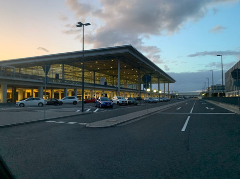 柏林机场B&B酒店主图