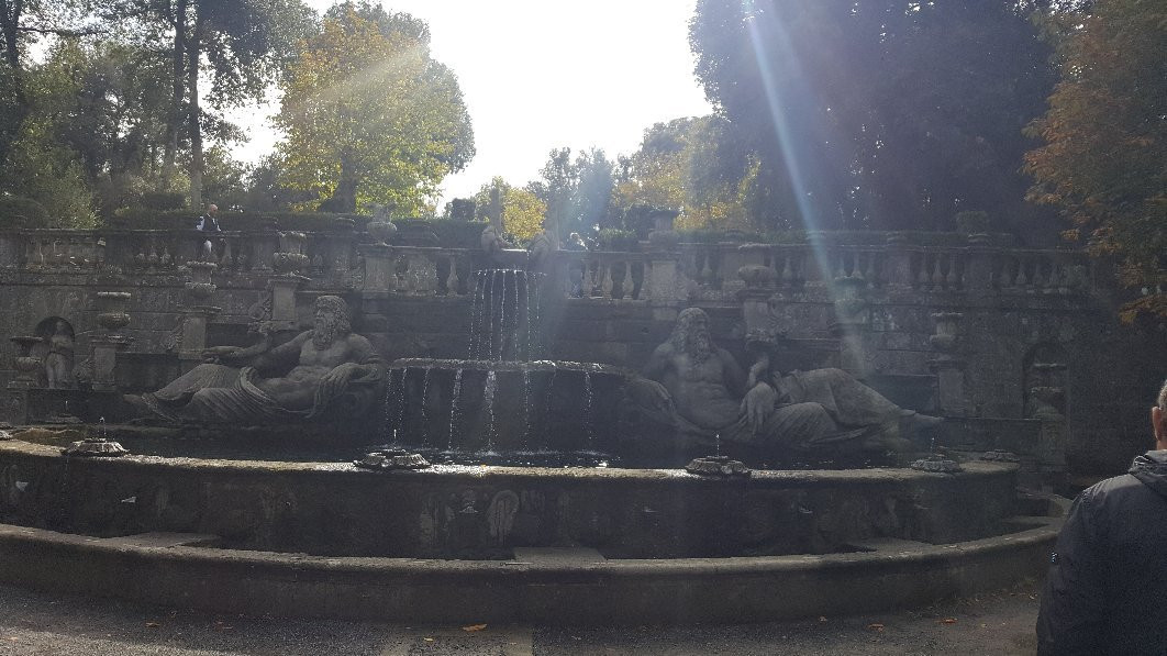 Fontana Dei Fiumi景点图片