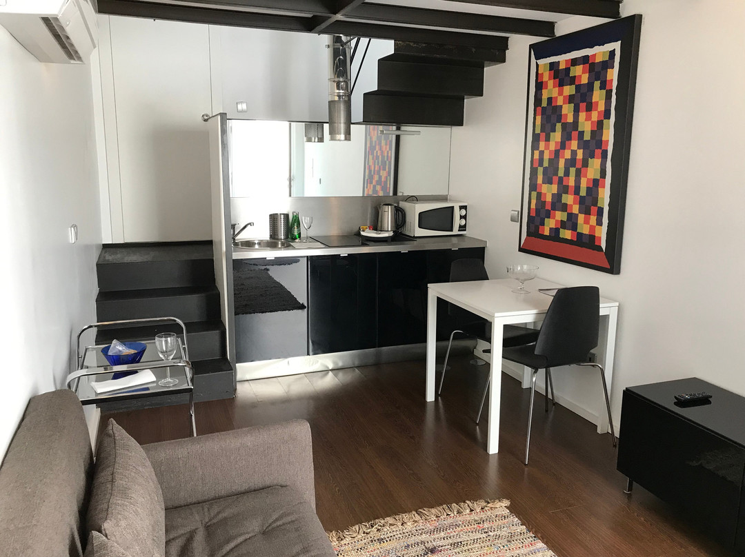 Olala Fine Arts Studios主图