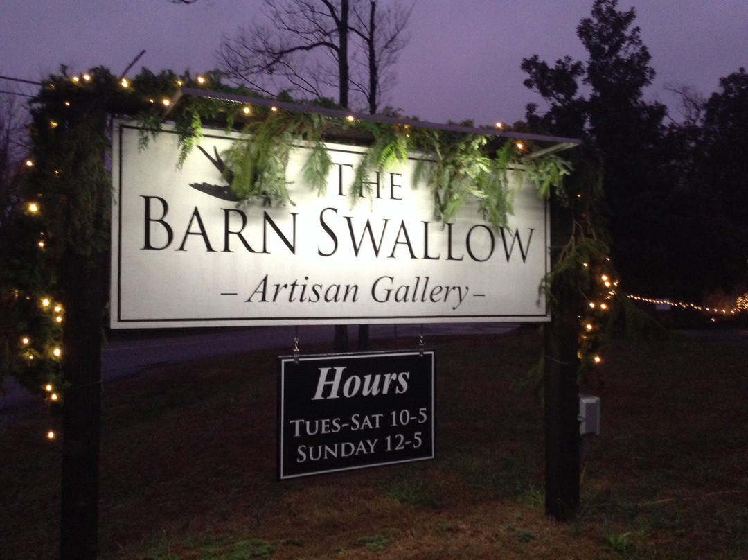 Ivy旅游景点-The Barn Swallow Artisan Gallery