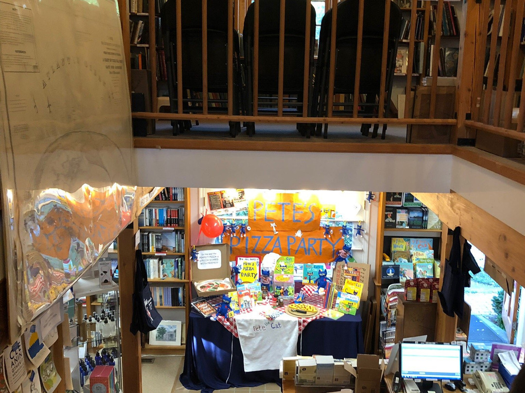 Titcomb's Bookshop景点图片