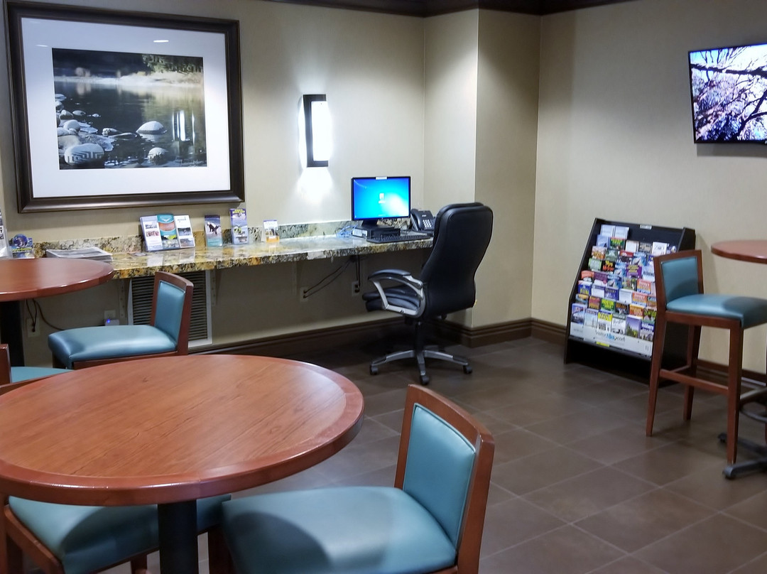 克拉马斯红木国家公园假日智选快捷酒店主图