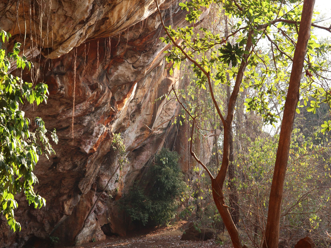 Gruta Do Diogo景点图片