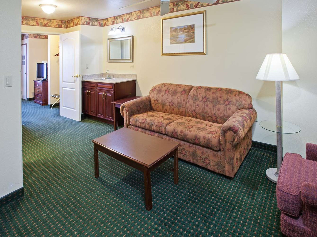 Country Inn & Suites by Radisson, Elkhart North, IN主图