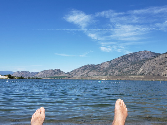 奥索尤斯海岸酒店主图