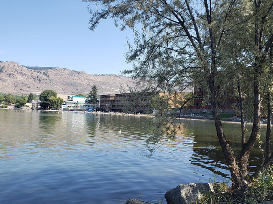 奥索尤斯海岸酒店主图