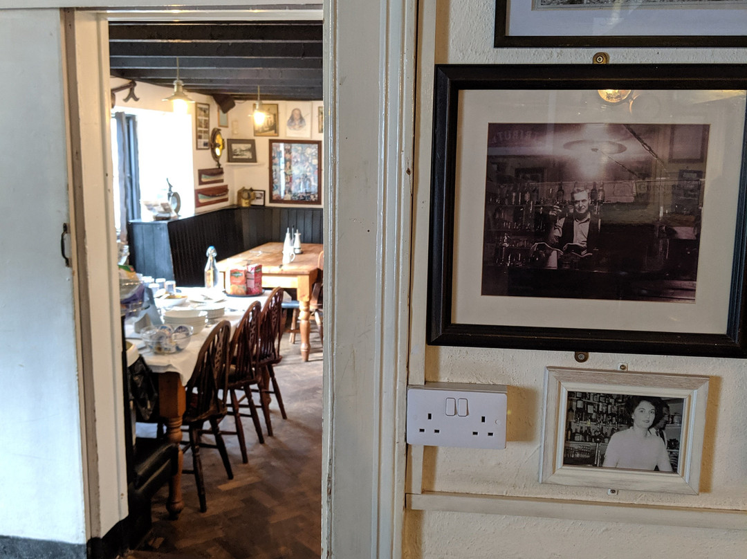 Cadgwith Cove Inn主图