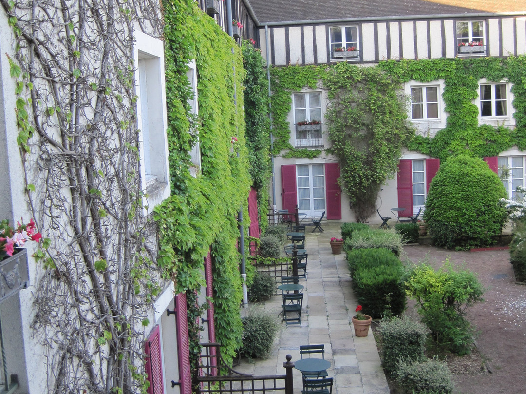Le Manoir De Gressy主图