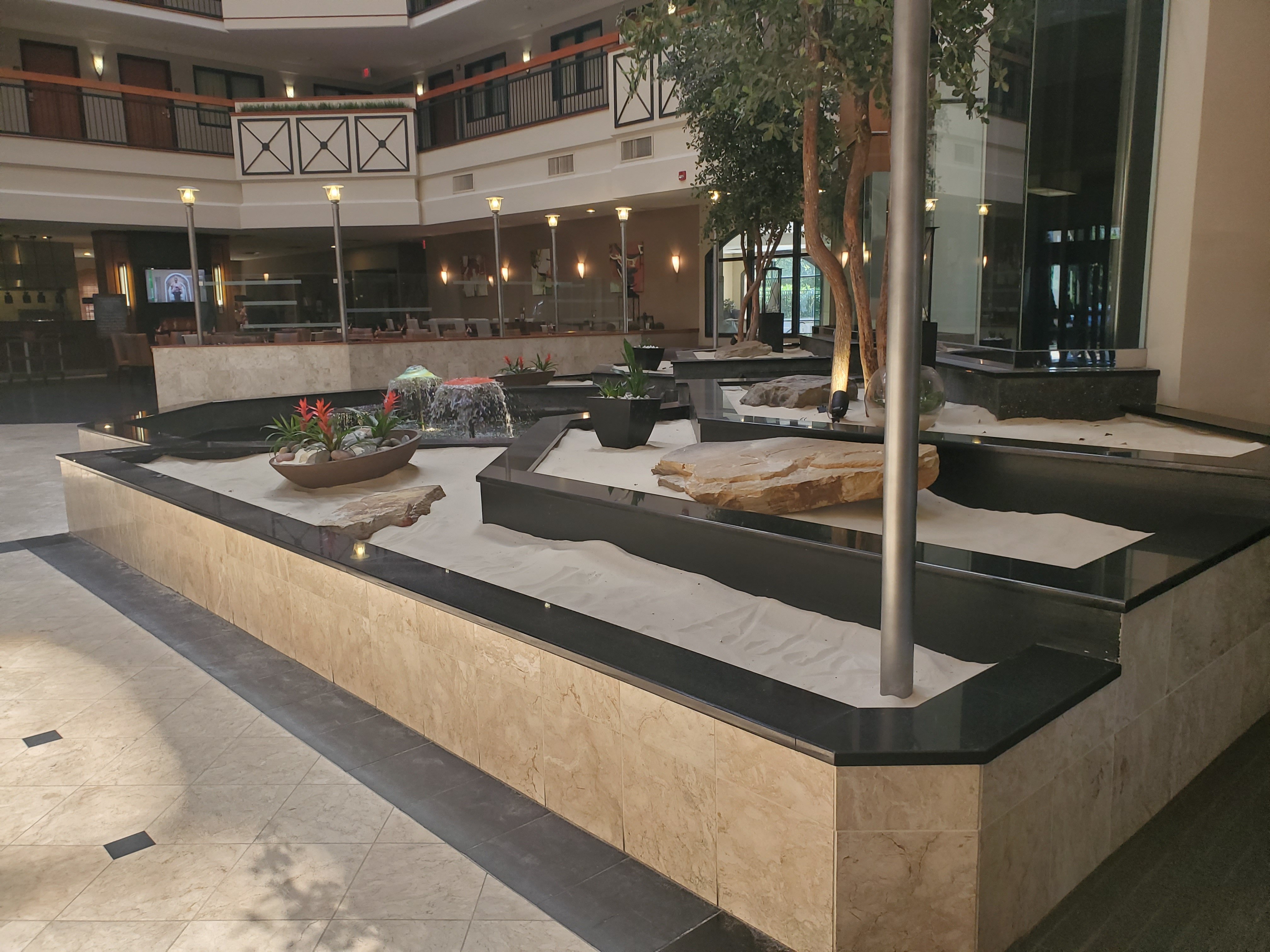 Embassy Suites by Hilton Louisville East-浴室