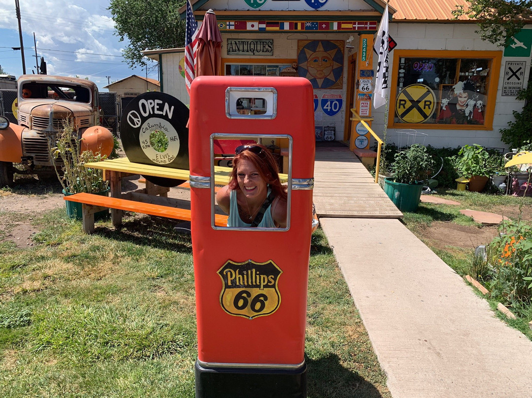 Rt 66 Hippie Cricket-塞利格曼必去景点