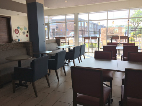 智选假日套房酒店-丰迪拉克主图