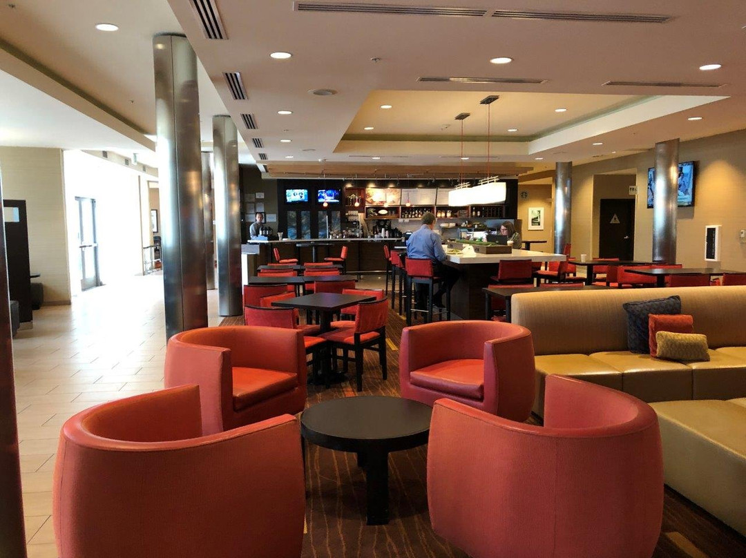 长滩机场万怡酒店主图