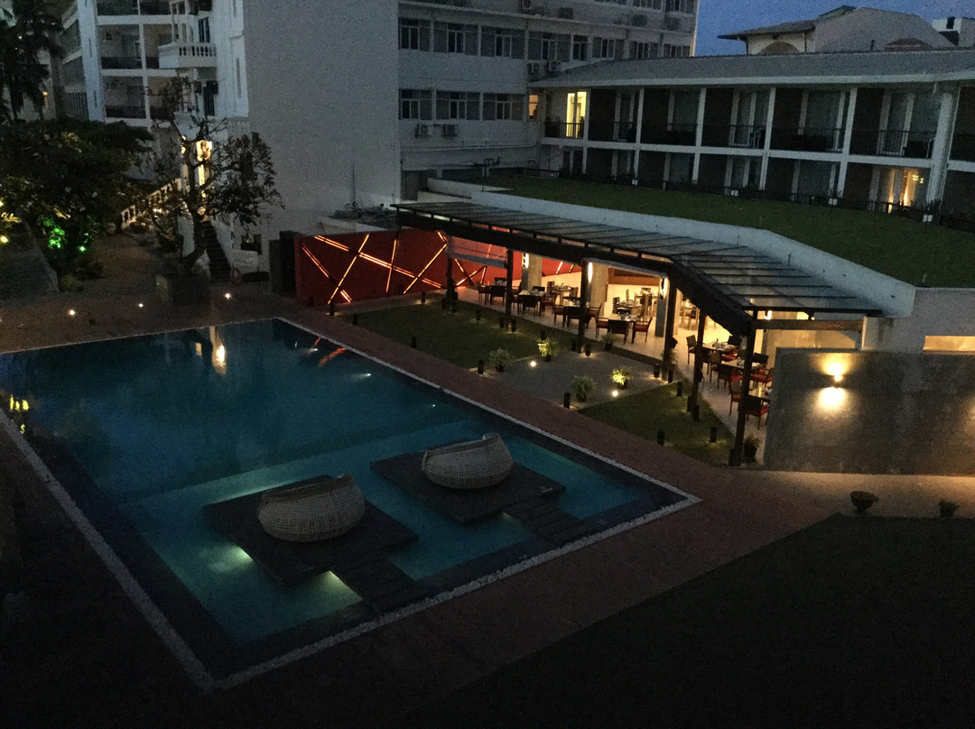 卡默洛海滩酒店主图