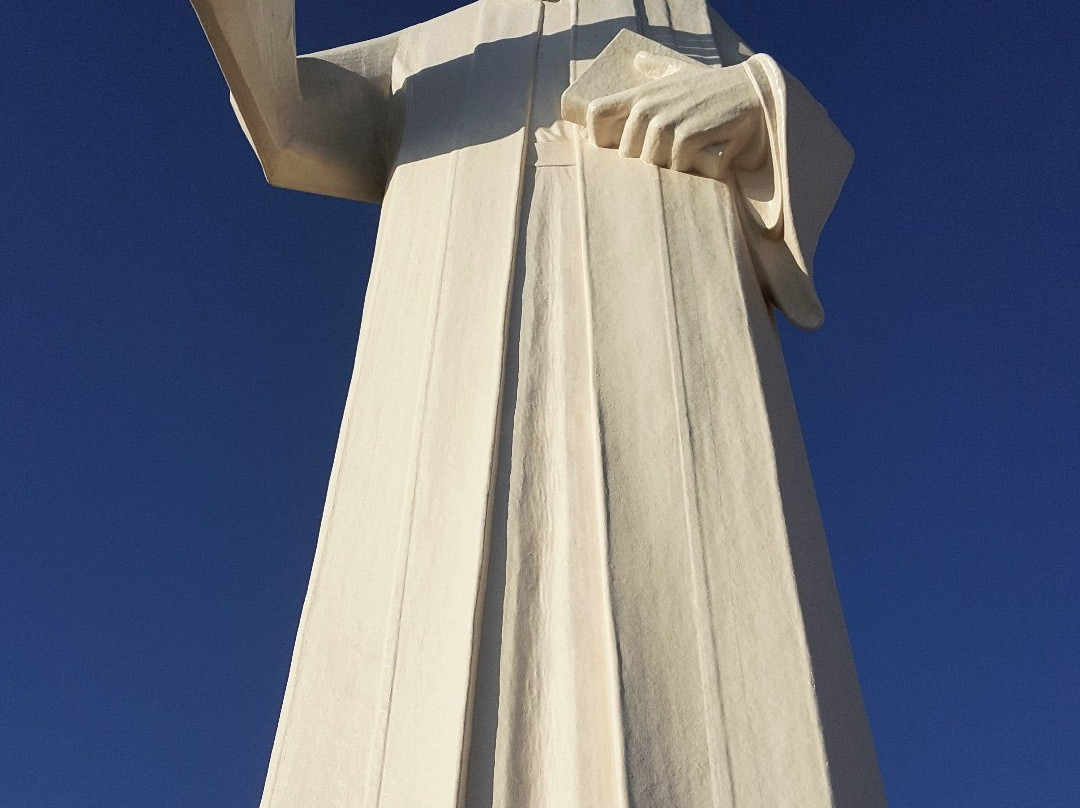 Saint Charbel Statue景点图片