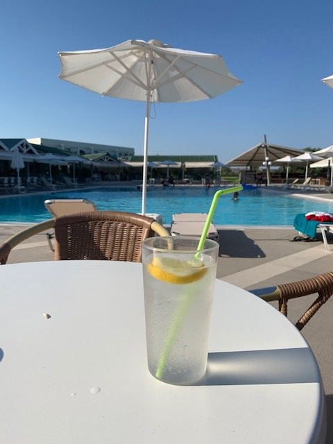 Apollo Beach Hotel主图