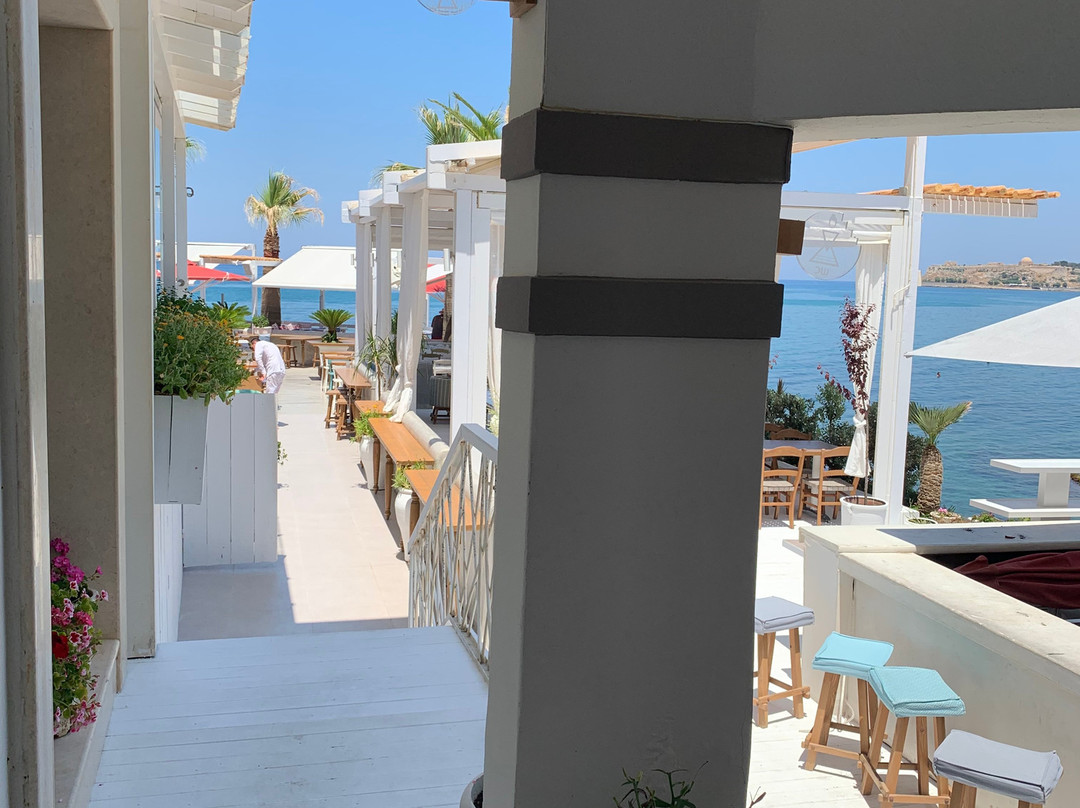 Cavo Seaside Suites主图