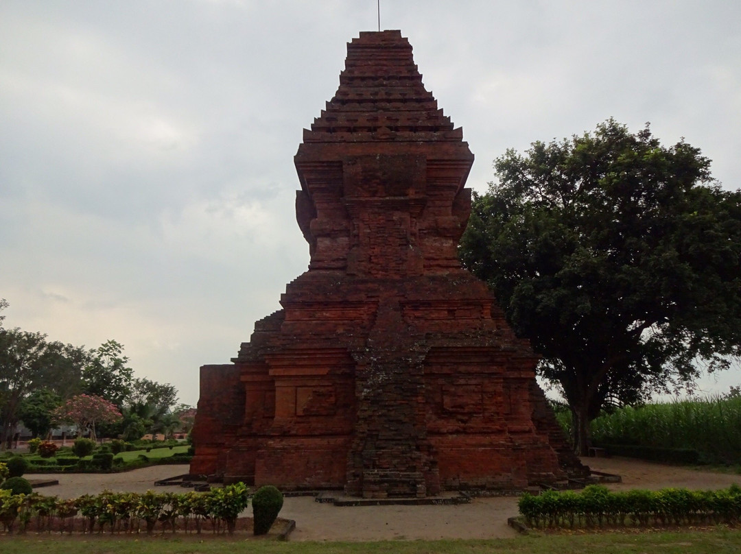 Candi Wringinlawang景点图片