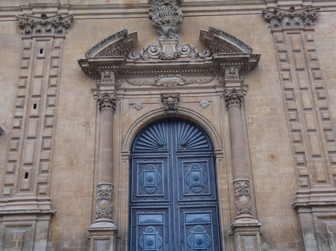 Chiesa di San Pietro-莫迪卡必去景点