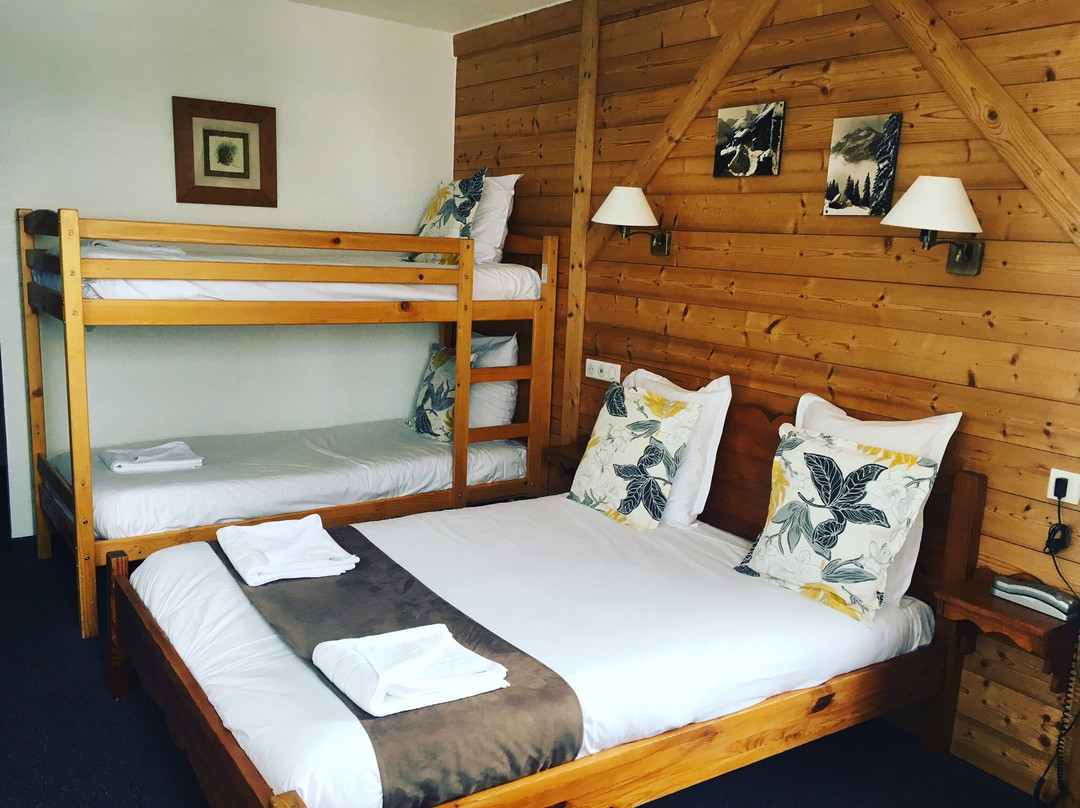 Hôtel Les Carrettes主图