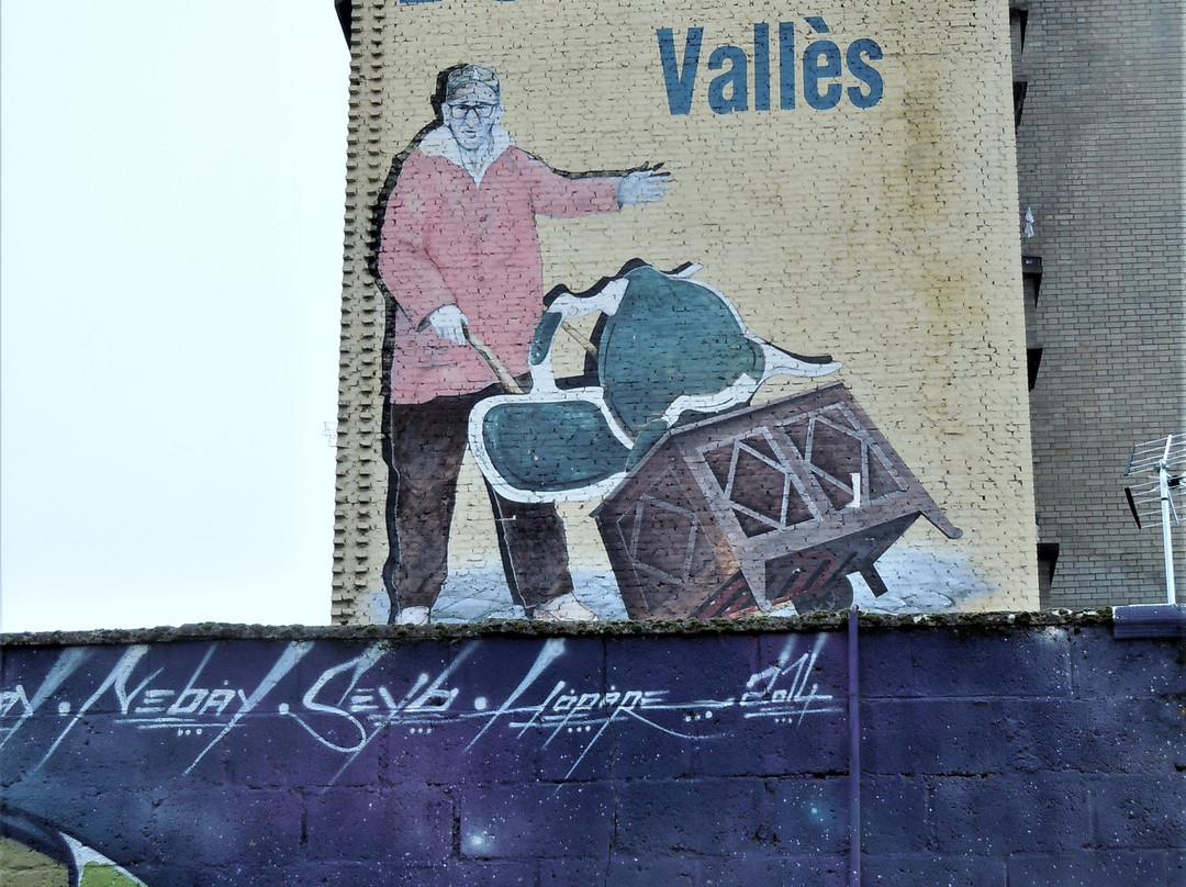 Fresque Le Marche Jules Valles-圣旺必去景点