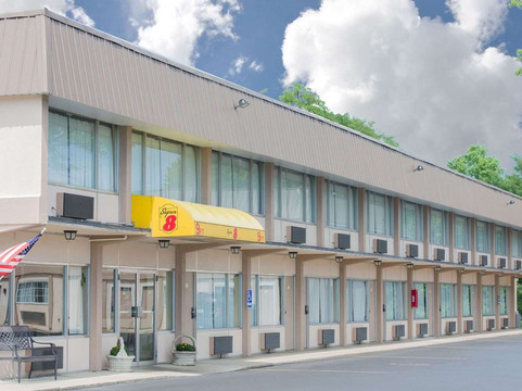 阿什兰温德姆速8酒店主图