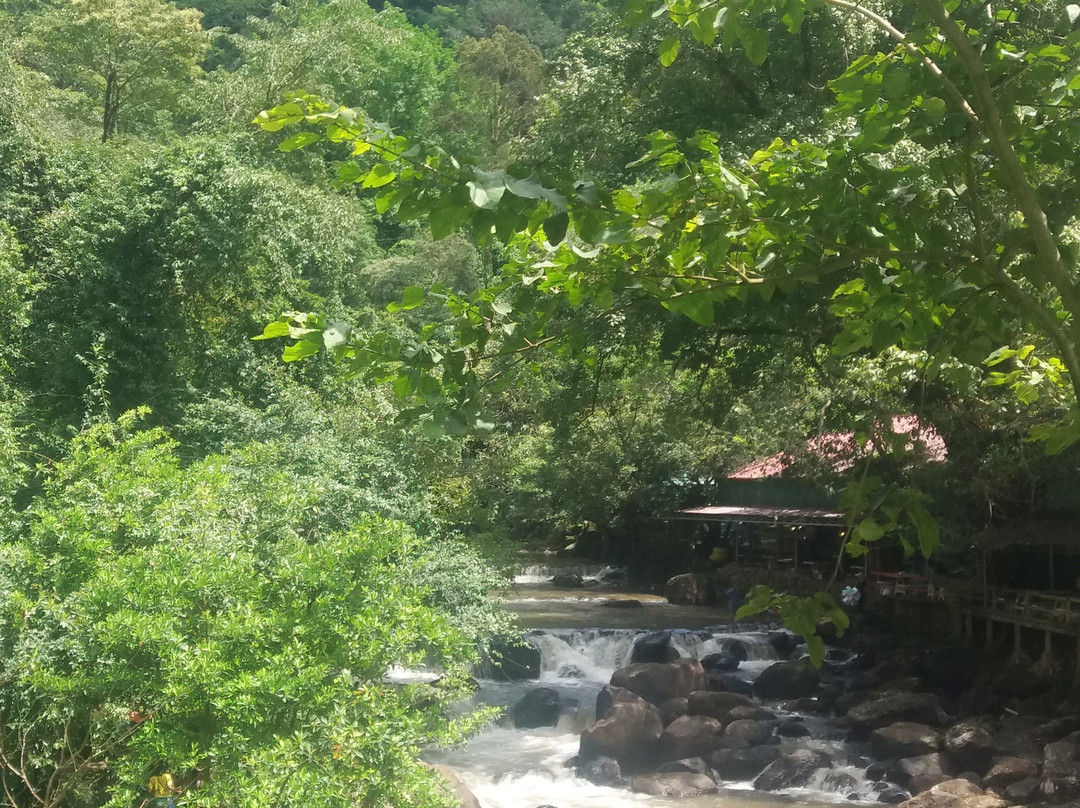 Nang Rong Waterfalls景点图片