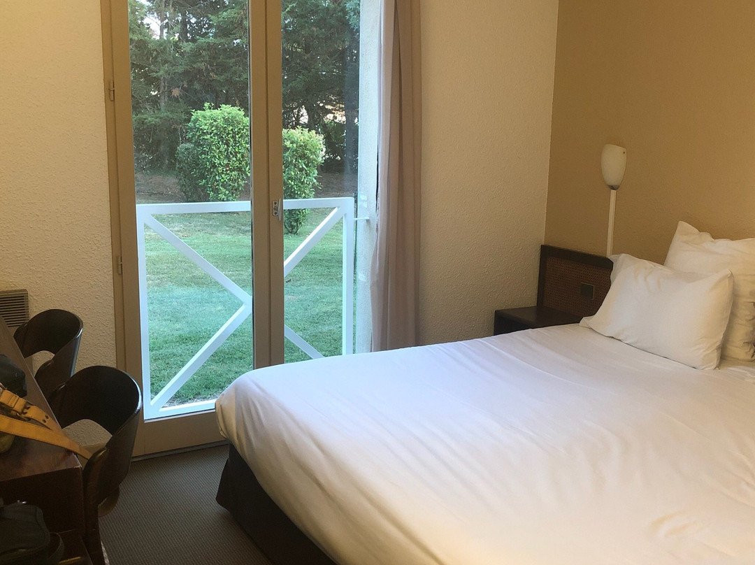 Le Barry Hotel Restaurant主图