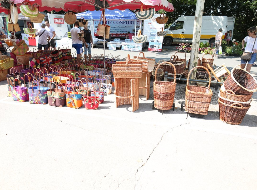 Market Louhans景点图片