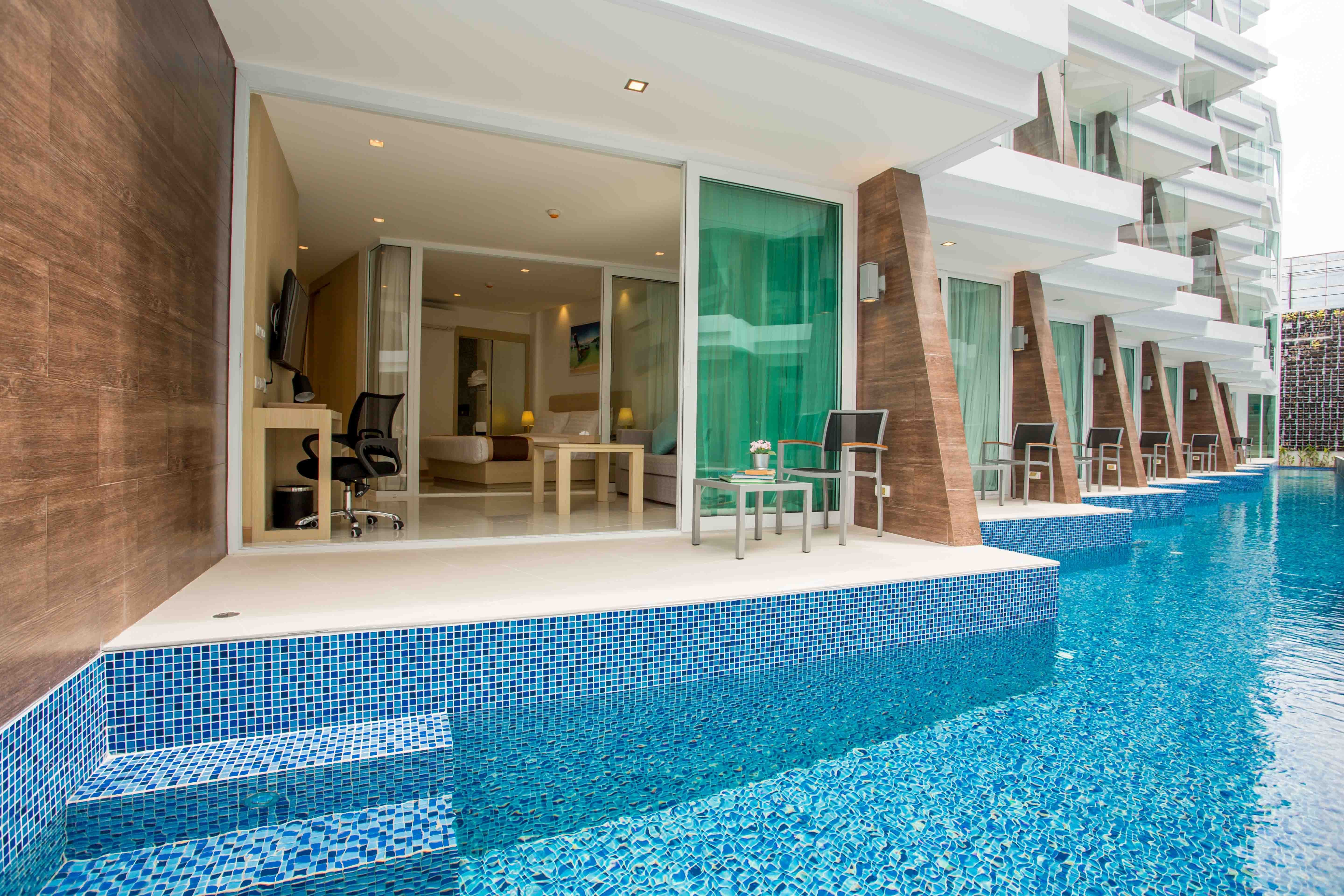 The Beachfront Hotel Phuket-泳池