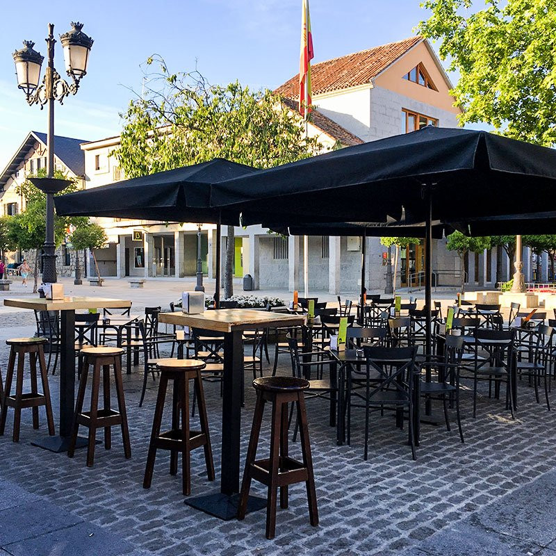 托雷洛多内斯餐馆和美食-Zeppelin Zentro