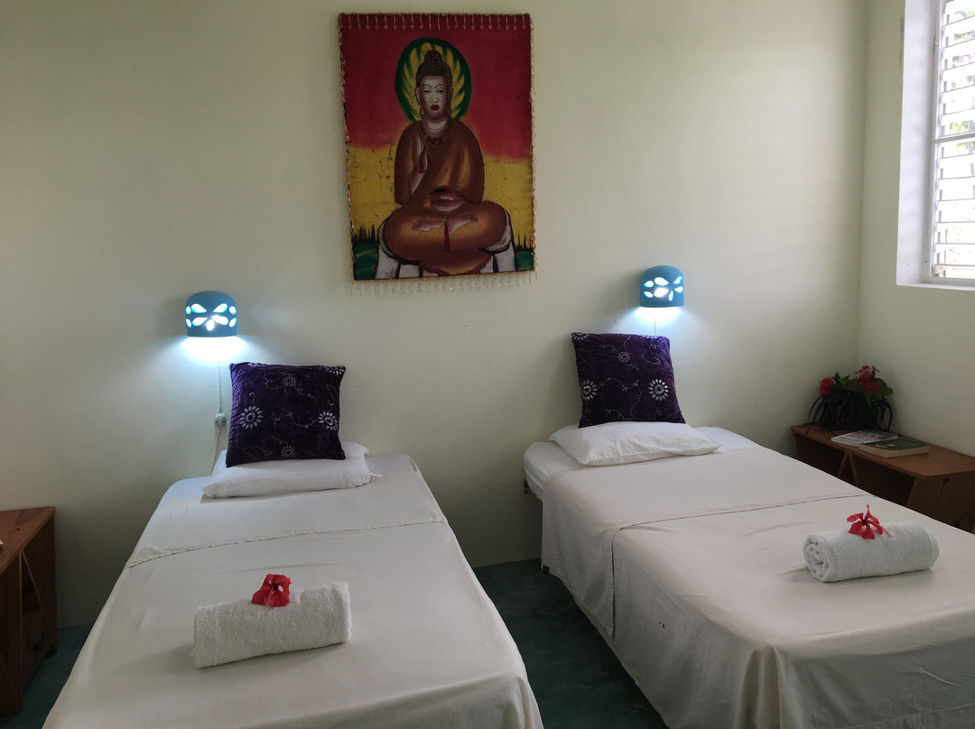 Blue Moon Retreat主图