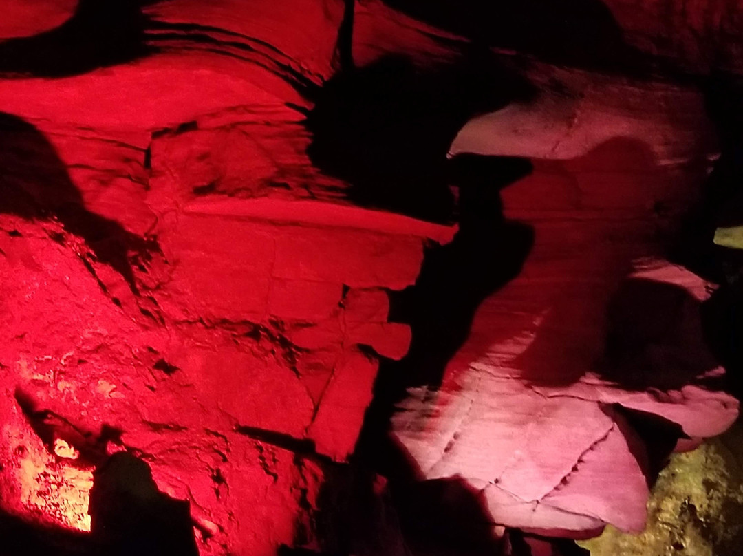 Howe Caverns景点图片
