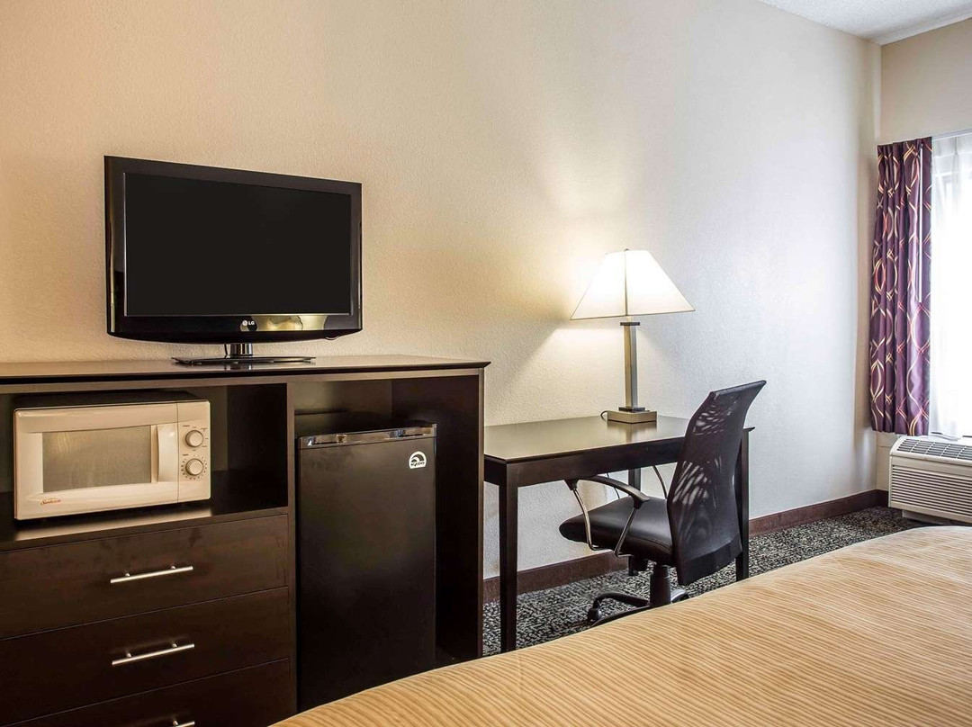 Quality Inn Union US Hwy 176主图