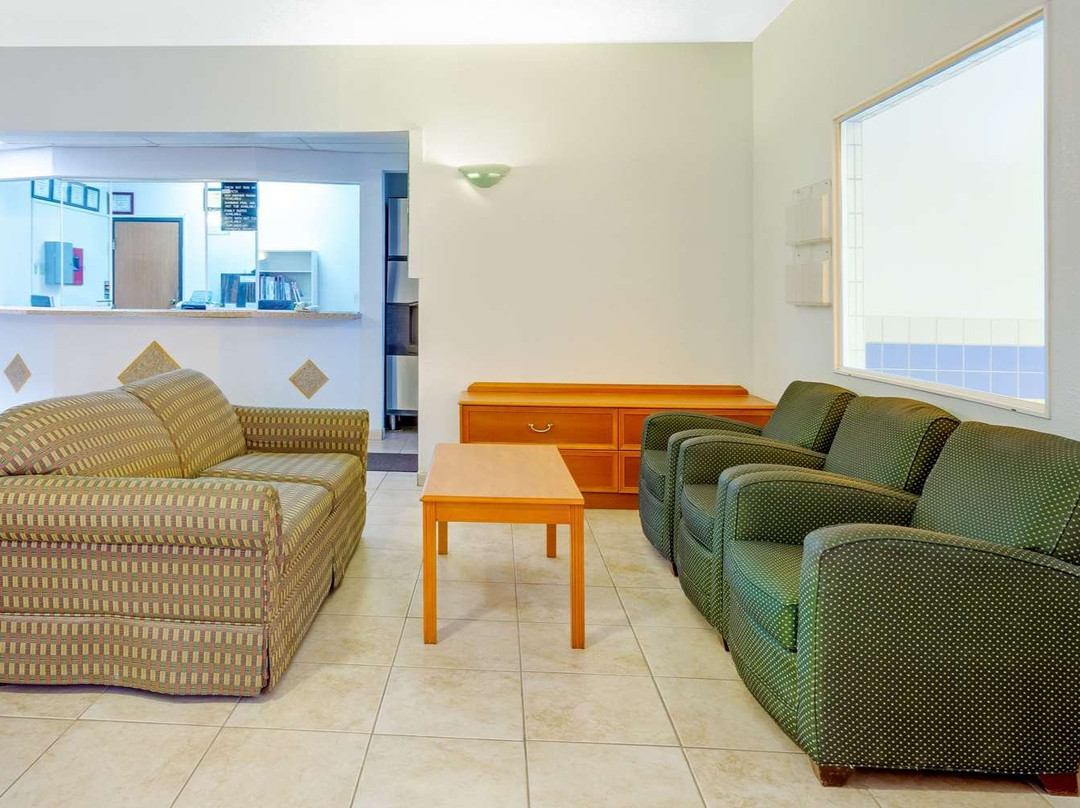 Super 8 By Wyndham Price主图