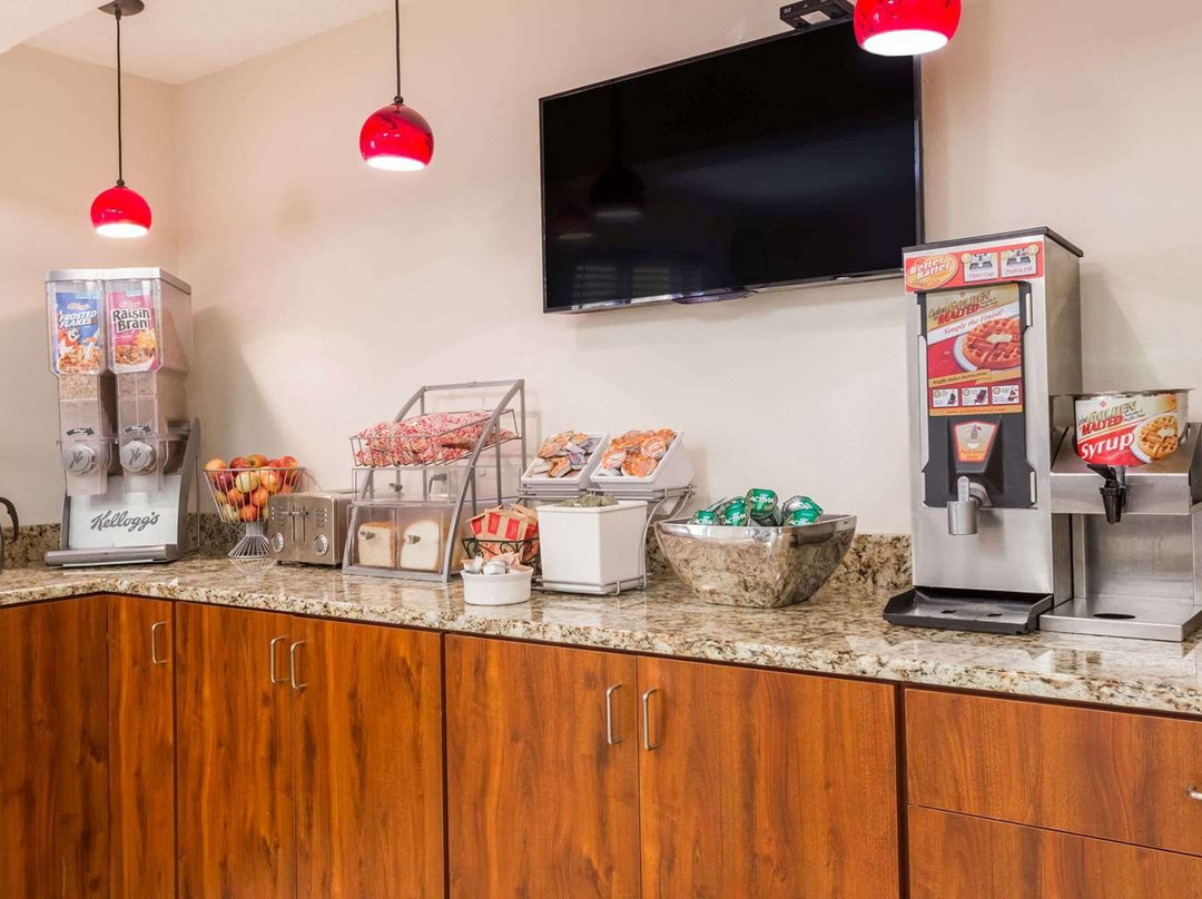 日耳曼敦-密尔沃基温德姆速8酒店主图