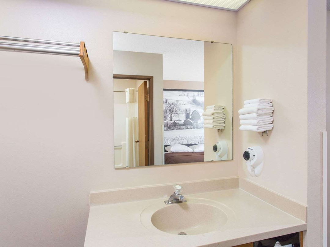 Super 8 by Wyndham Dodgeville主图