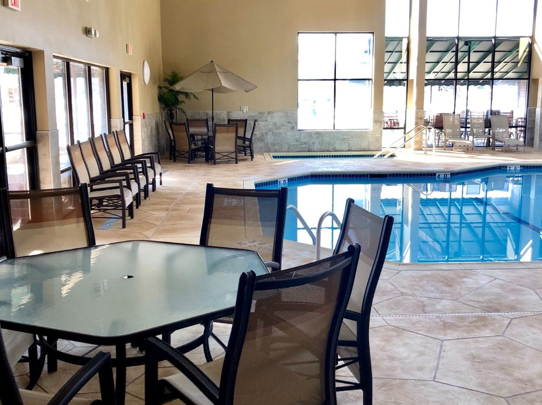 Express Suites Riverport- Conference and Event Center主图