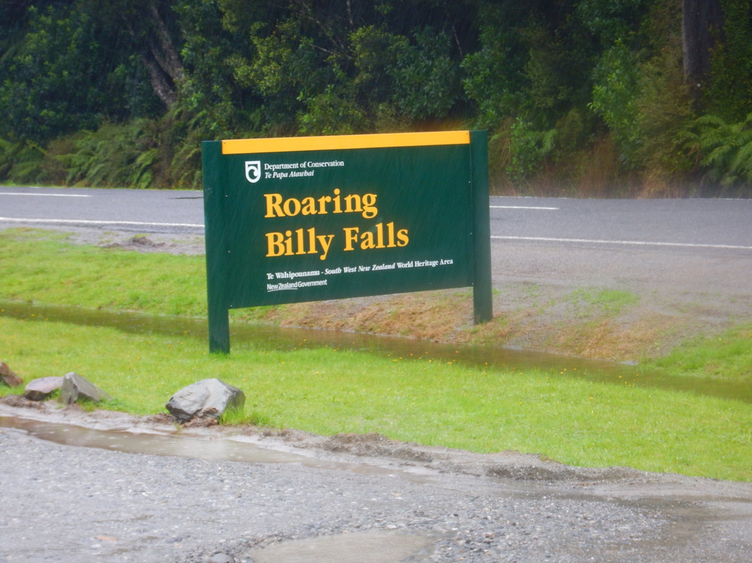 Roaring Billy Falls景点图片