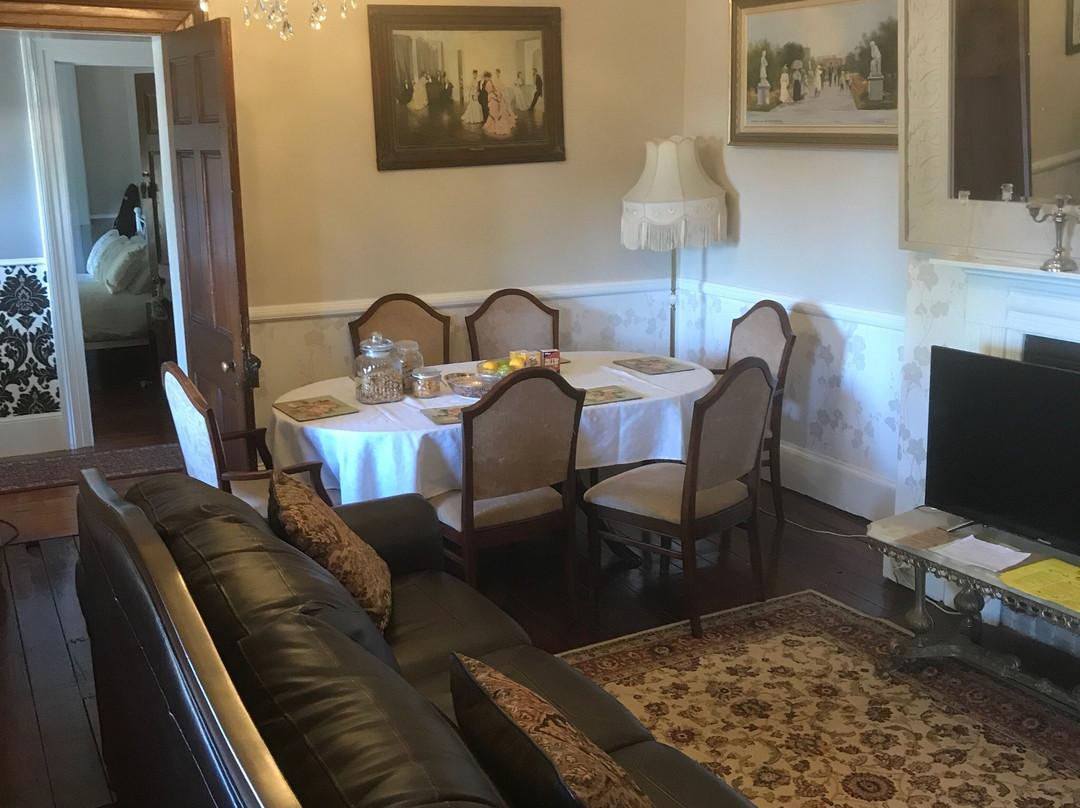 The Old Victoria主图