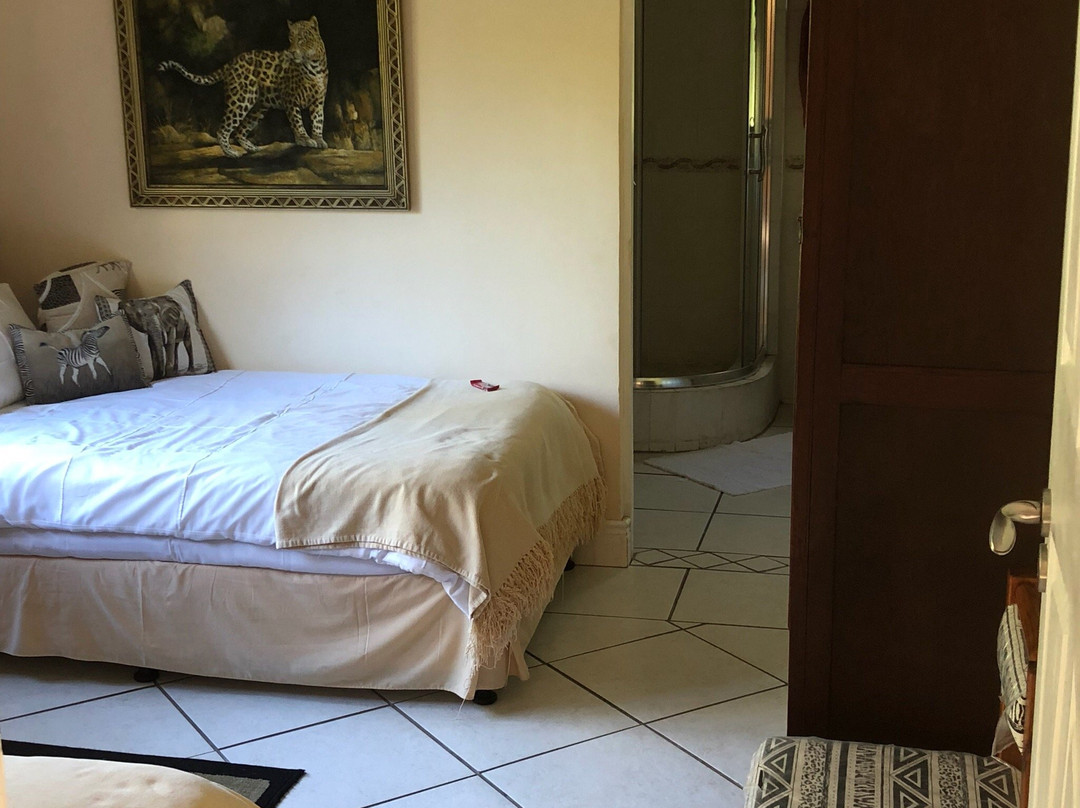 Clarendon Marine酒店住宿-Ebubeleni Guest House