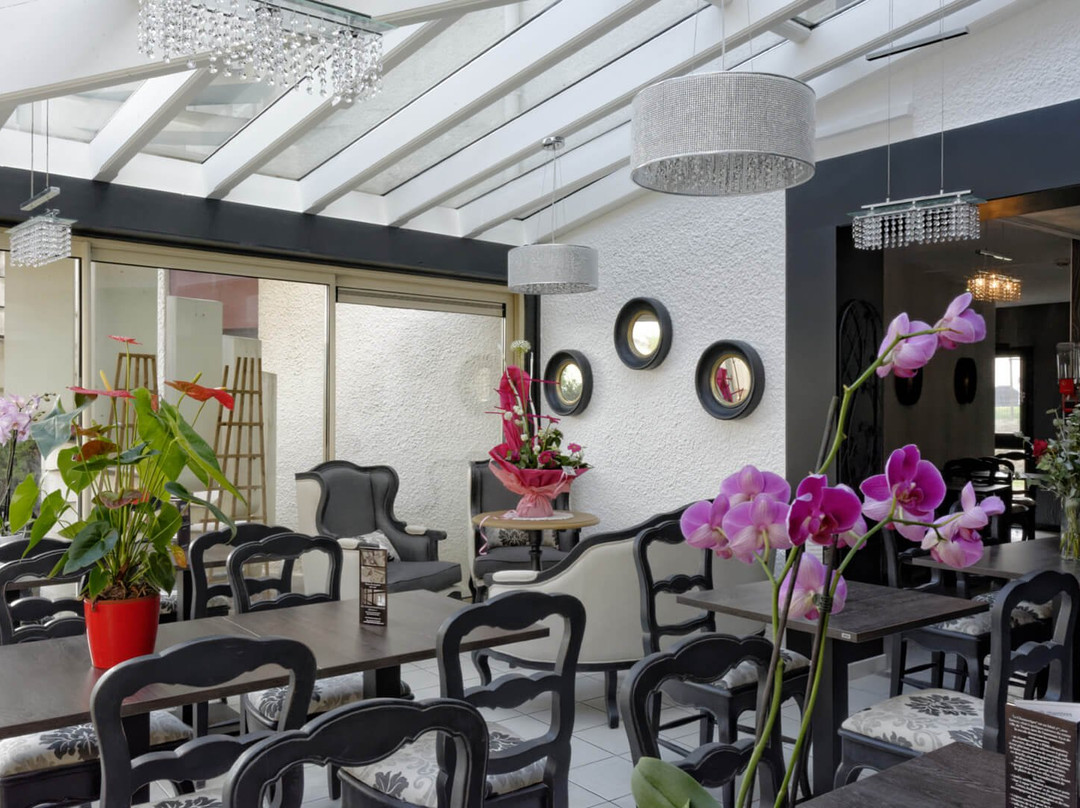Hotel Le Chantereigne主图