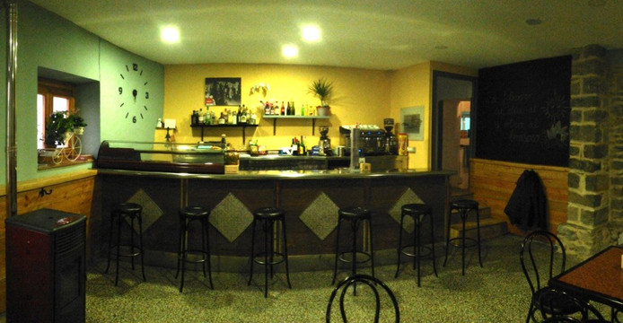 Yebra de Basa餐馆和美食-Bar Merendero La Cabaña