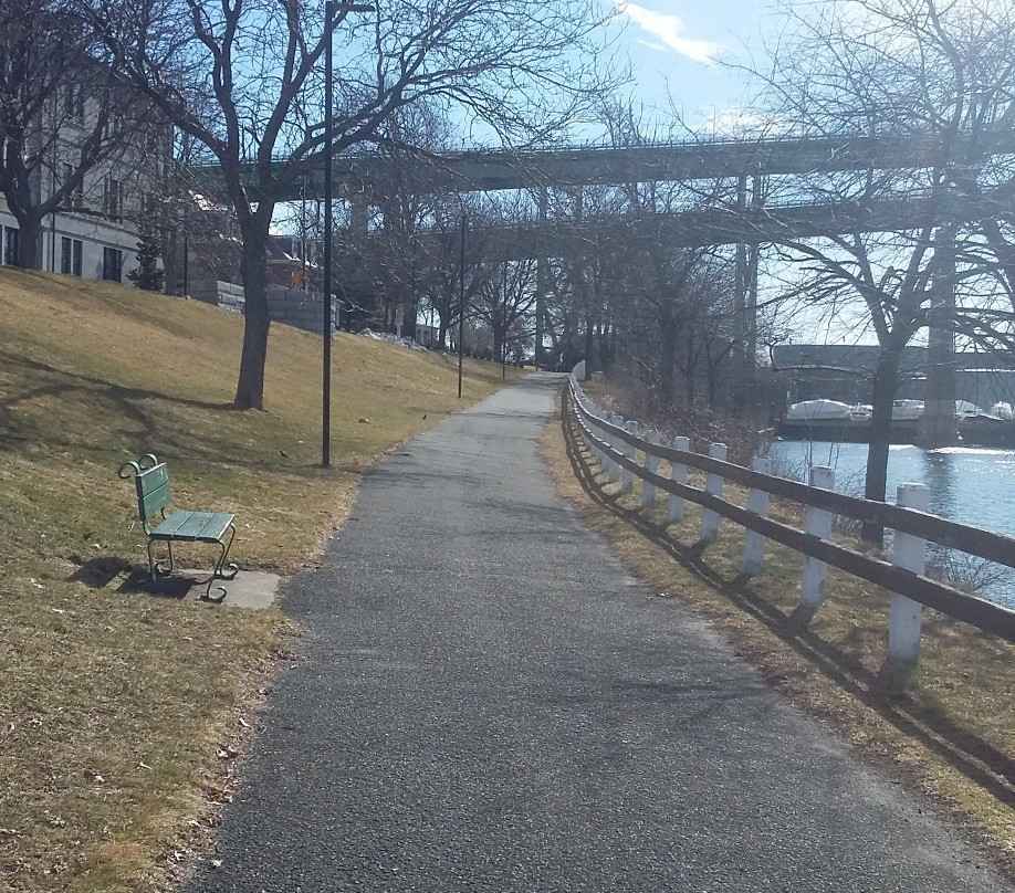 Mary O'Malley Waterfront Park景点图片