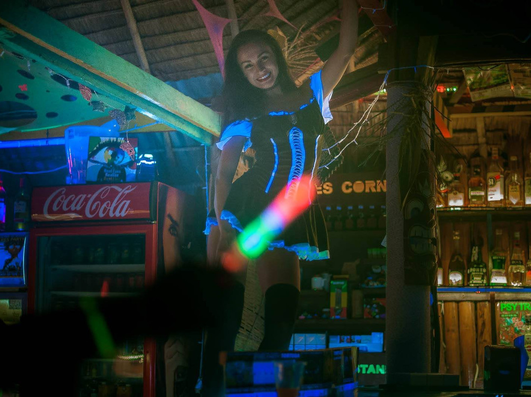 Otres Corner Last Hippie Standing景点图片